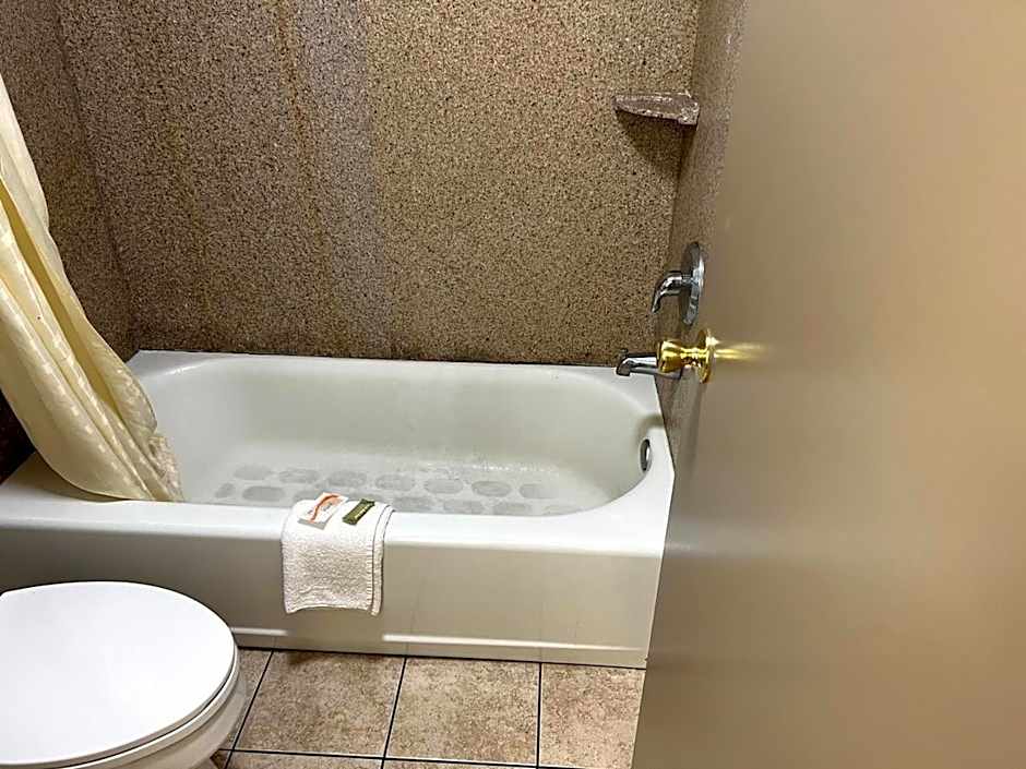 Budget Plaza Motel