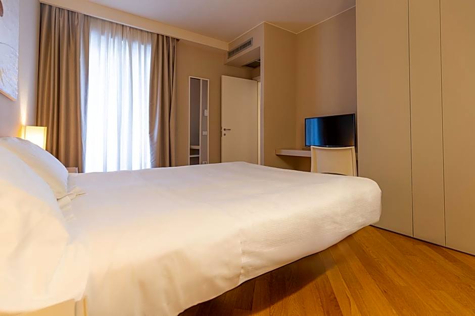 Home 15 Residence Hotel