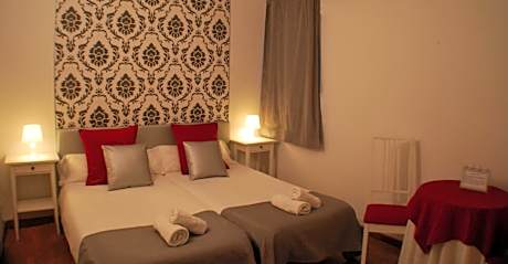 Twin Room with Private External Bathroom