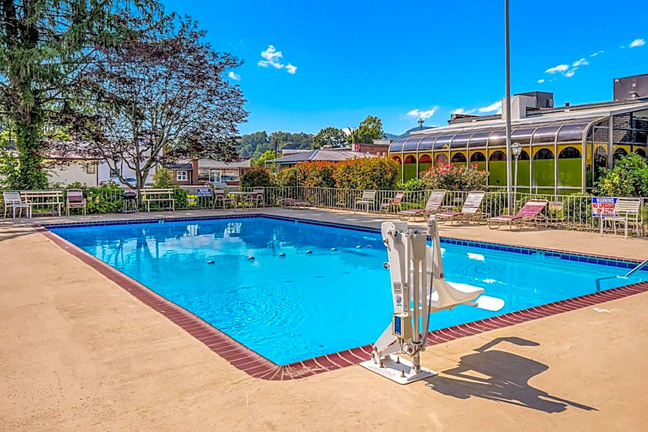 Suburban Studios Middlesboro