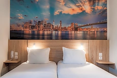 2 Single Beds - Superior Room