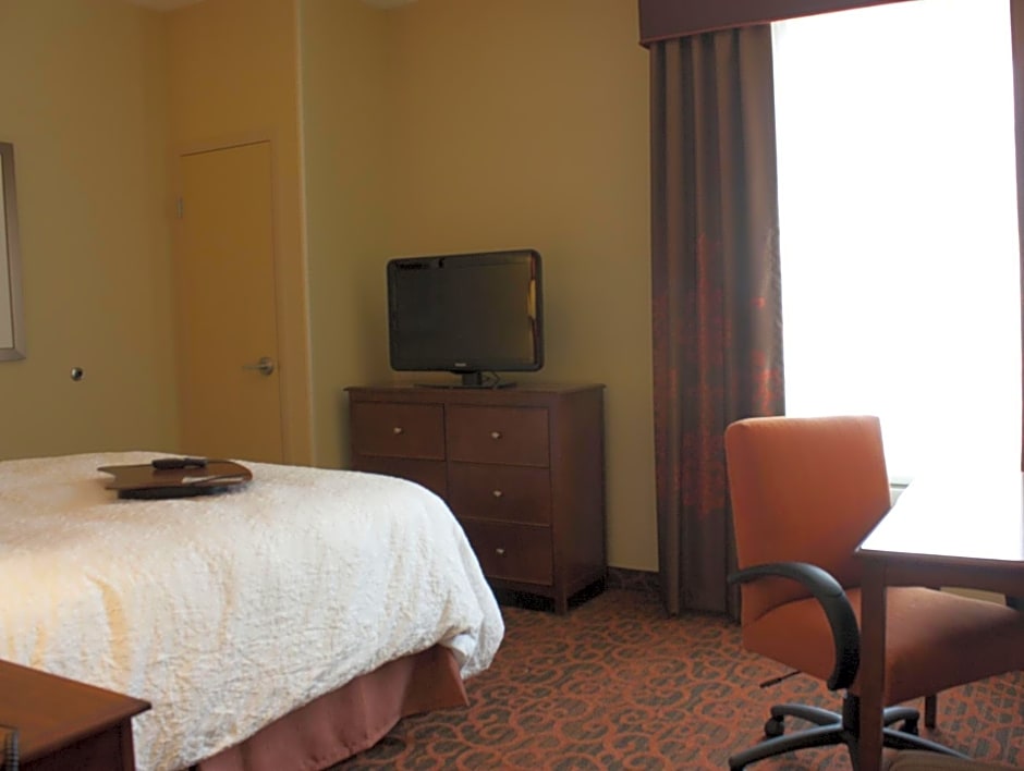 Photo 1 of 2 of 1 Queen Bed, Hearing/Mobility Accessible, Roll in Shower