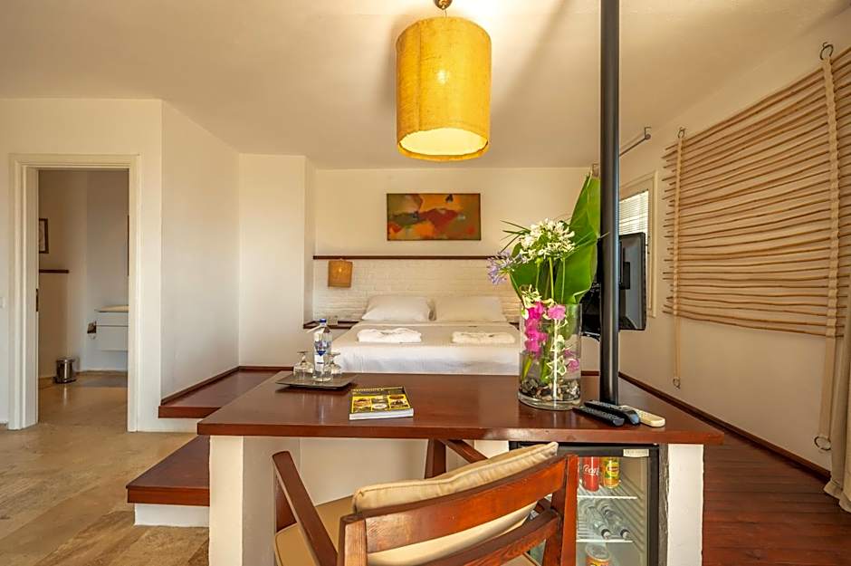 4reasons hotel + bistro | 12+