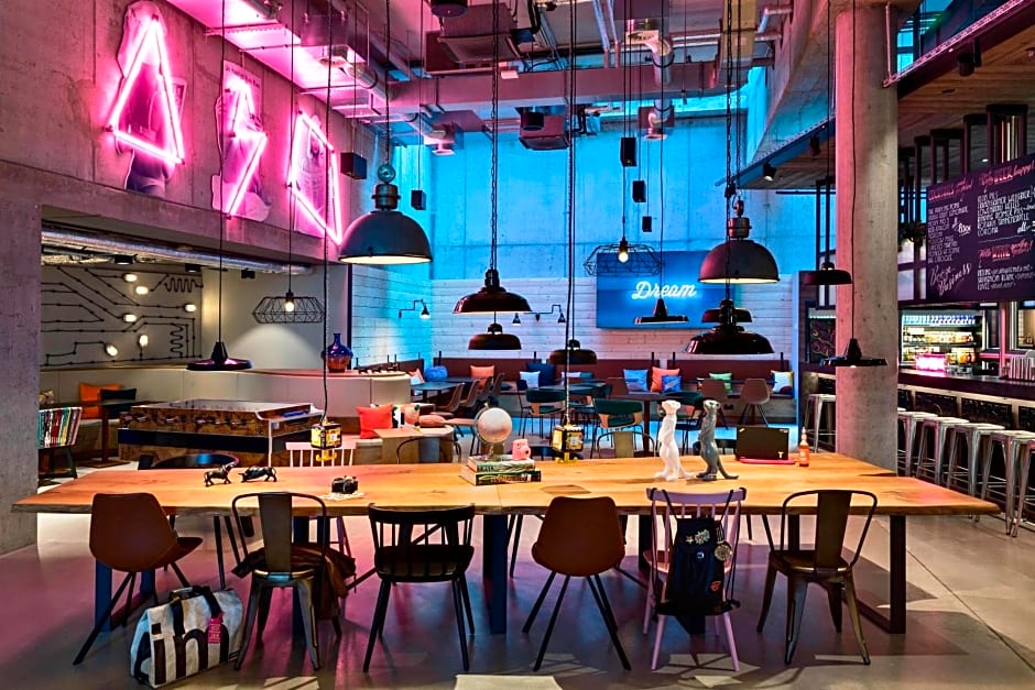 Moxy by Marriott Frankfurt City Center