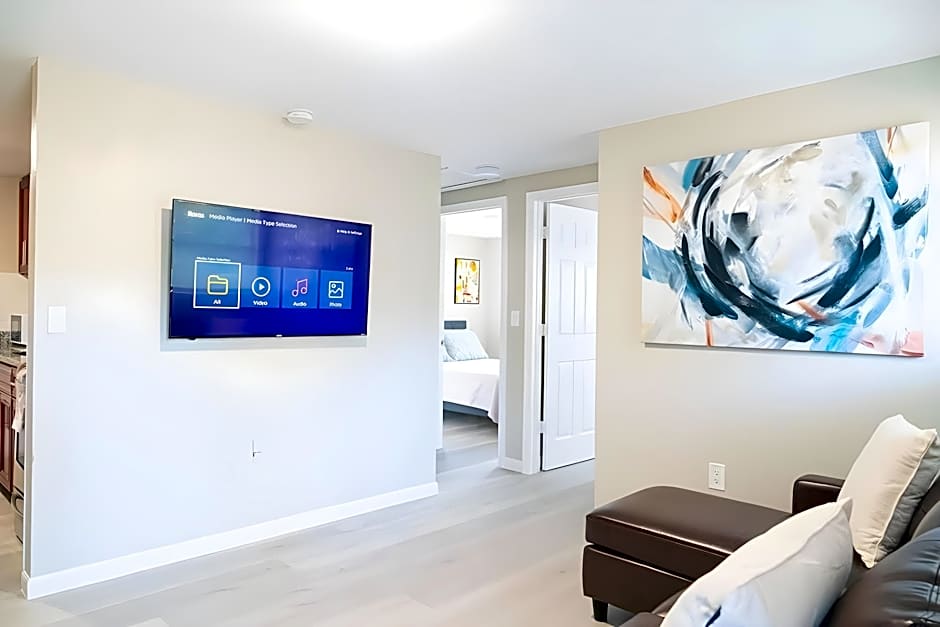 UNIVERSITY SERENITY SUITES