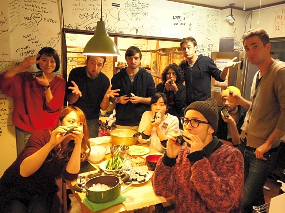 Backpackers Hotel Toyo