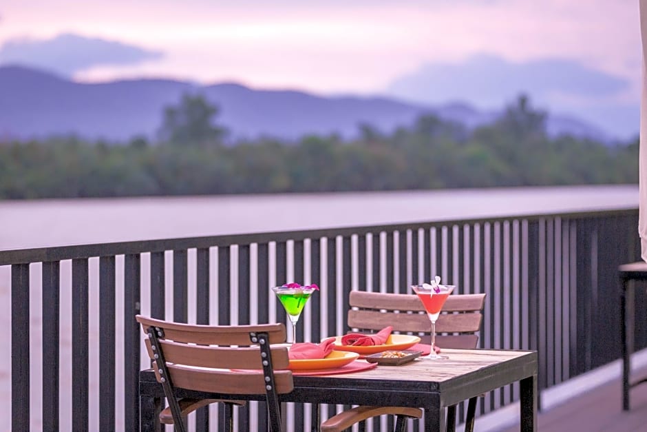 Kampot River Residence