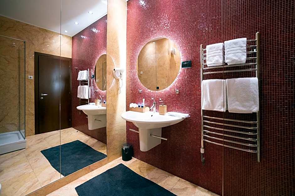 NATALI Luxury suites PARKING