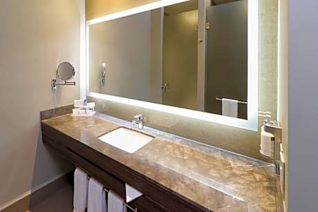 Junior King Suite