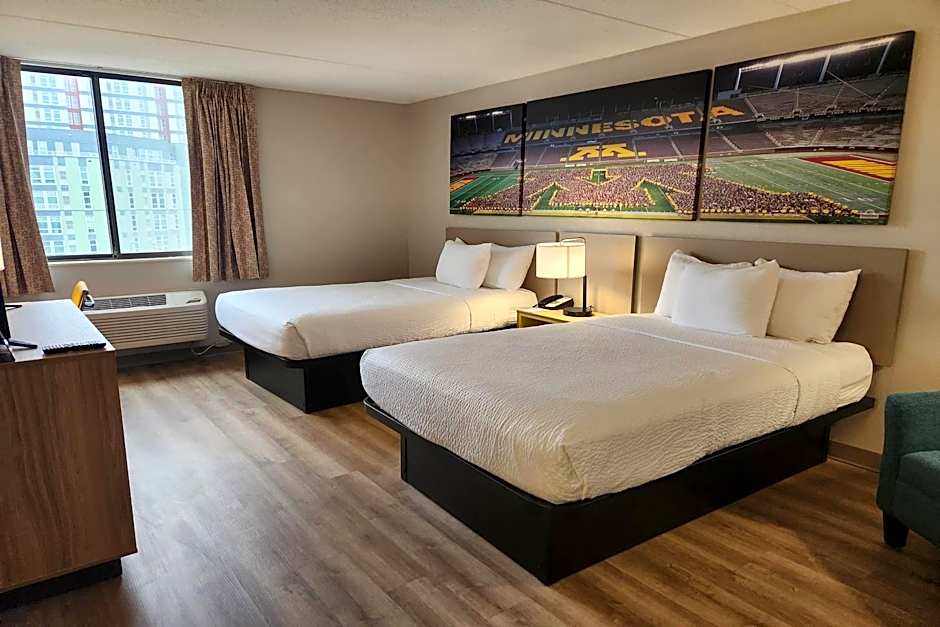 Days Hotel by Wyndham University Ave SE