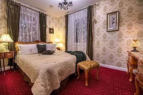 Suite (2 Adults)