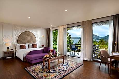 Luxury Room King Bed