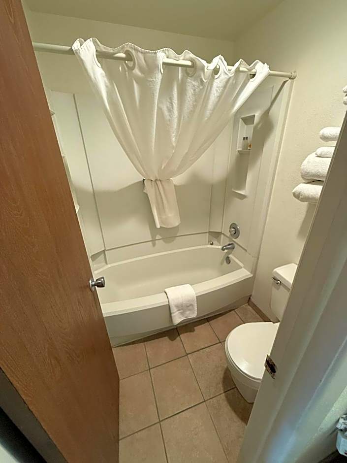 Richland Inn and Suites