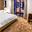 Ashton Hotel
