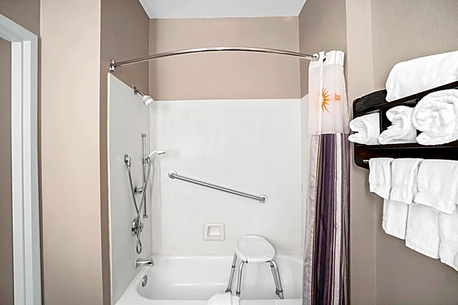 La Quinta Inn & Suites by Wyndham Lebanon