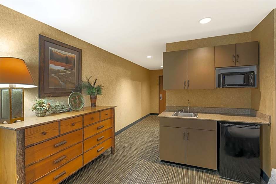 Best Western Plus Kelly Inn And Suites