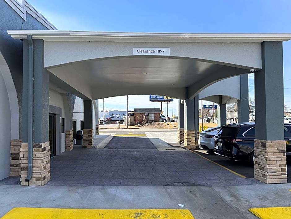 Clarion Pointe Decatur Downtown