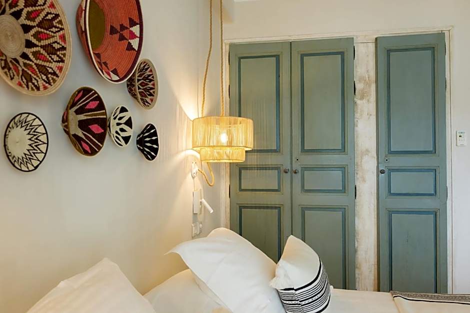 Casa Santini x Roc Seven