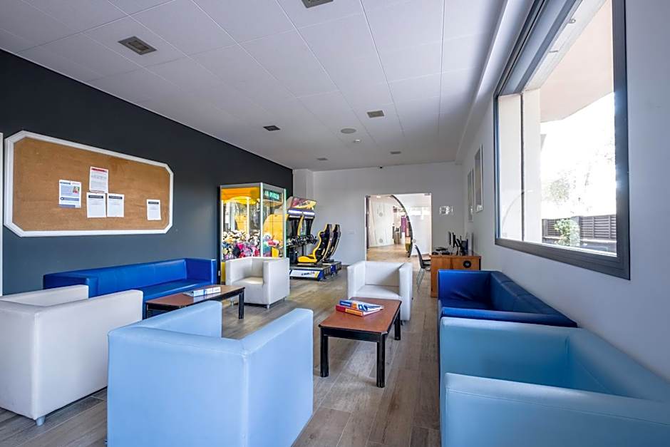 Aparthotel California