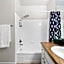 Beverly Hills Glamour Oasis 2 BR Apt with Parking 304
