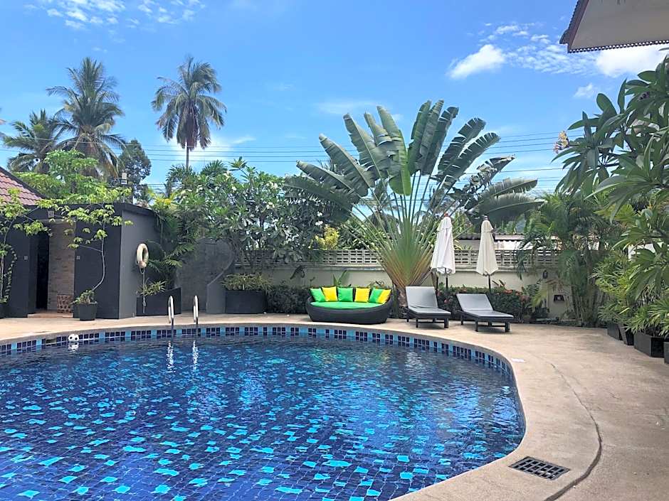 Tropical Palm Resort.