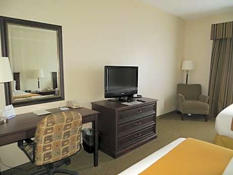 Holiday Inn Express & Suites Whitecourt By IHG