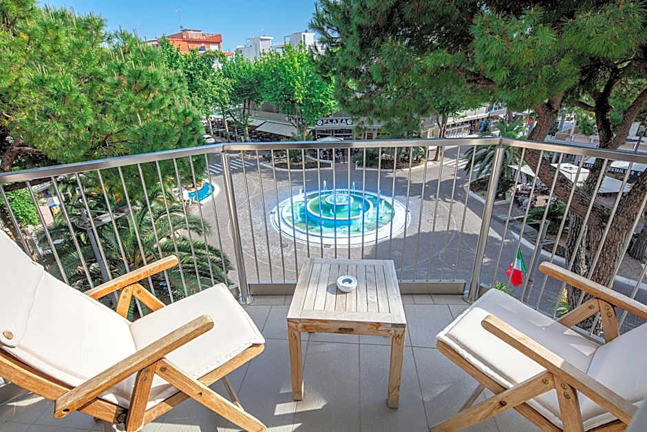 Monaco Suites Hotel