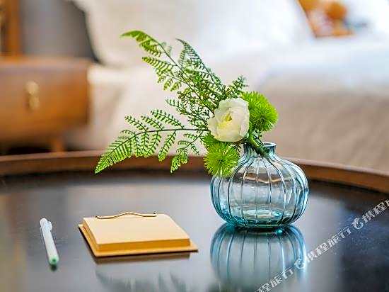 Lingju Chuangxiang Apartment