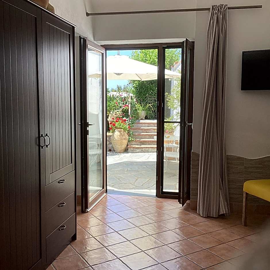 Casetta Minghitto Relaxing rooms in Capri