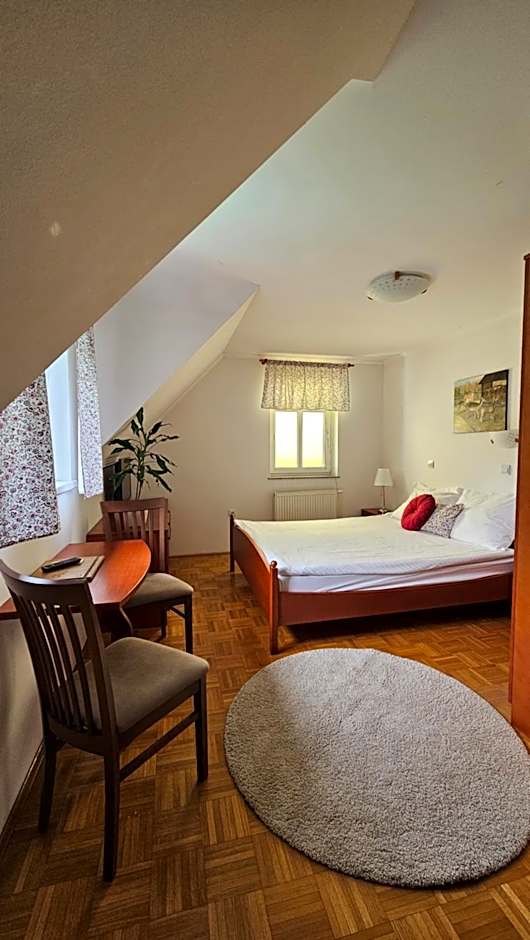 Guest House Pod Grebenom