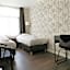 Hotel Carillon