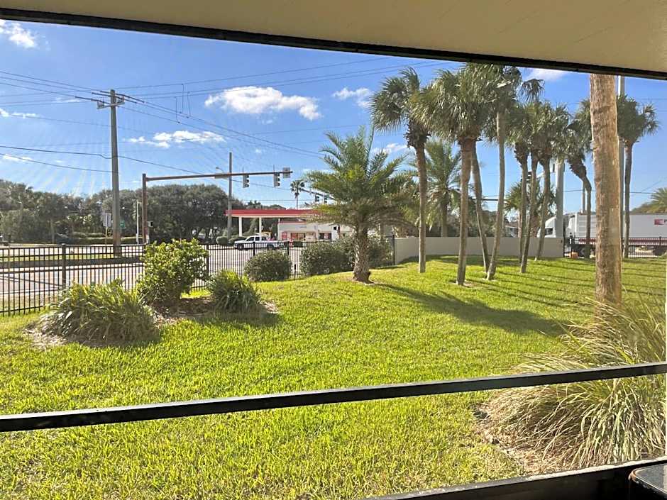 Ocean Village Club B-17