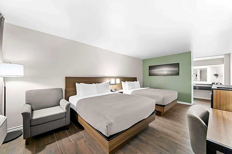 Quality Inn & Suites Port Lavaca near Lighthouse Beach