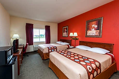 Queen Room with Two Queen Beds - Smoking