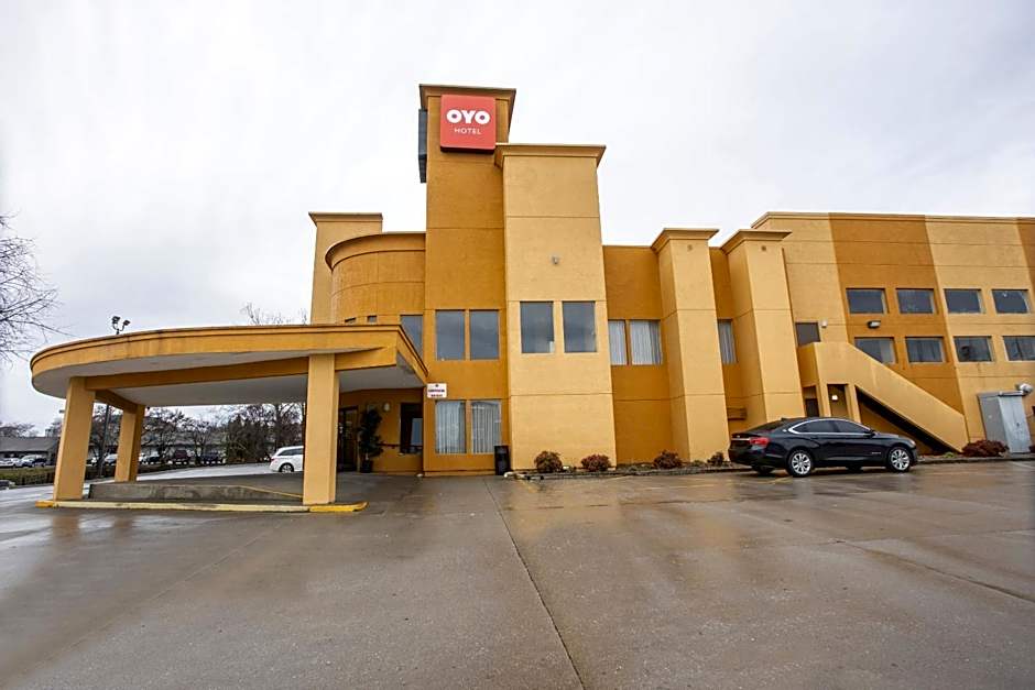 OYO Hotel Knoxville TN Cedar Bluff I-40