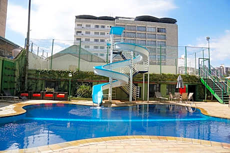 Nacional Inn Poços de Caldas - Lazer completo e Gastronomia no Centro