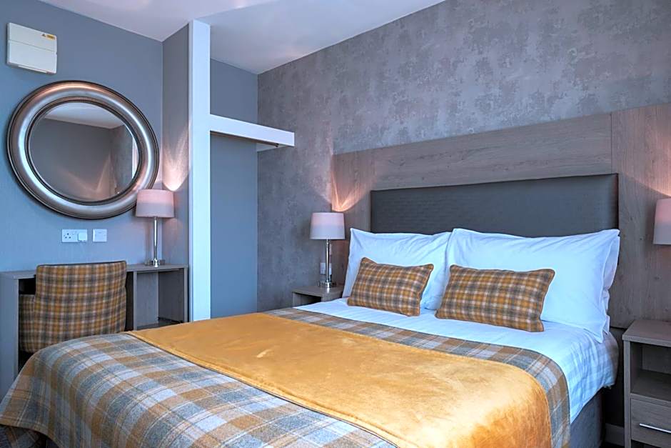 Number 44 Hotel & Bar