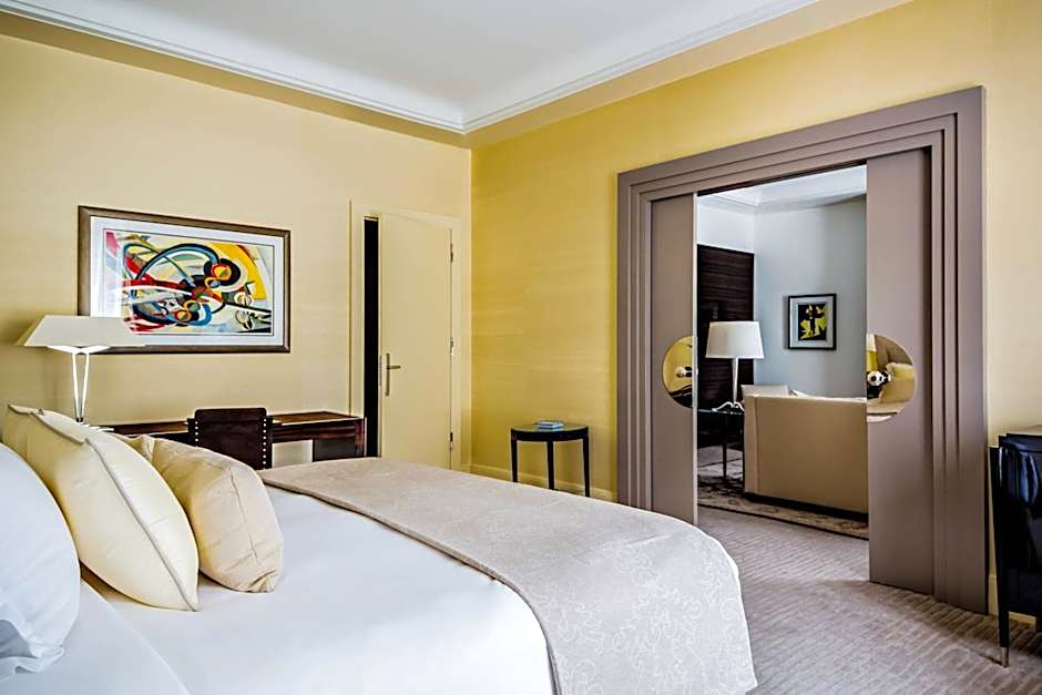 Prince de Galles, a Luxury Collection hotel, Paris