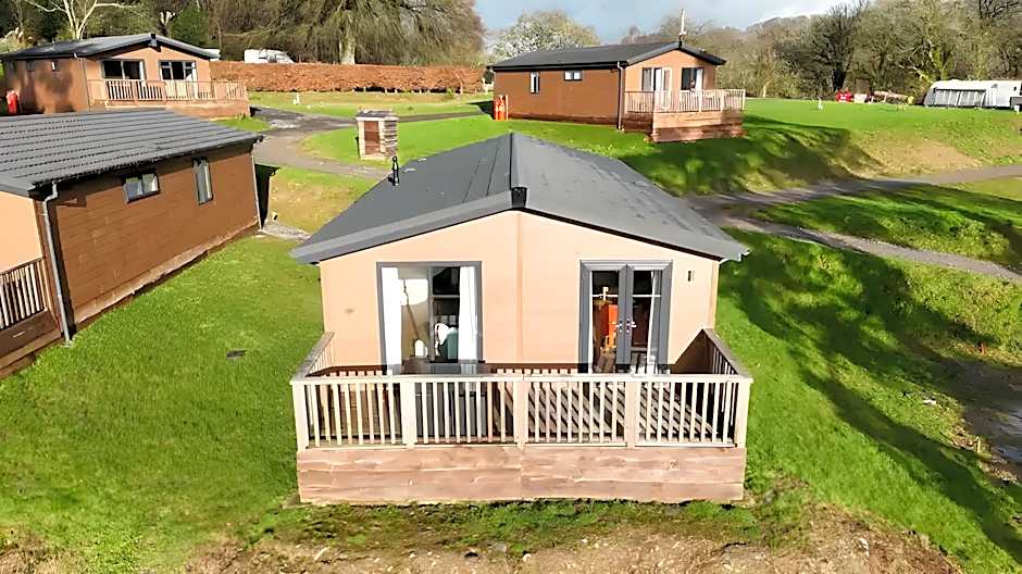 Photo 1 of 50 of Valley View Lodges