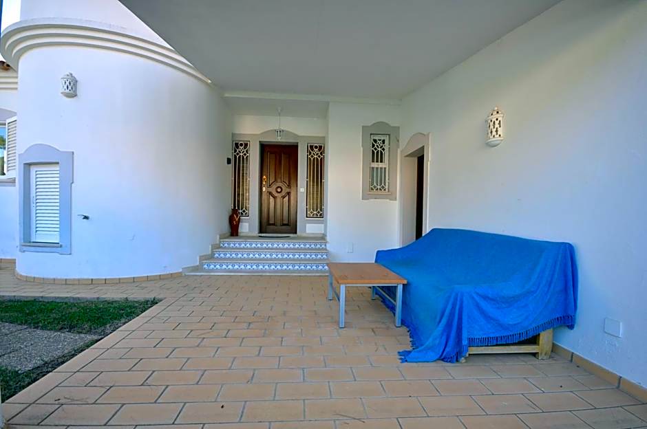 Charming Villa, Private Pool, Walking Distance to Centre, Free AC Wifi
