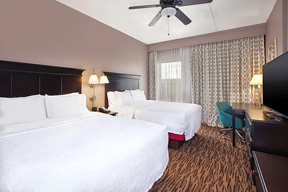 Hampton Inn & Suites Cleveland-Airport/Middleburg Heights