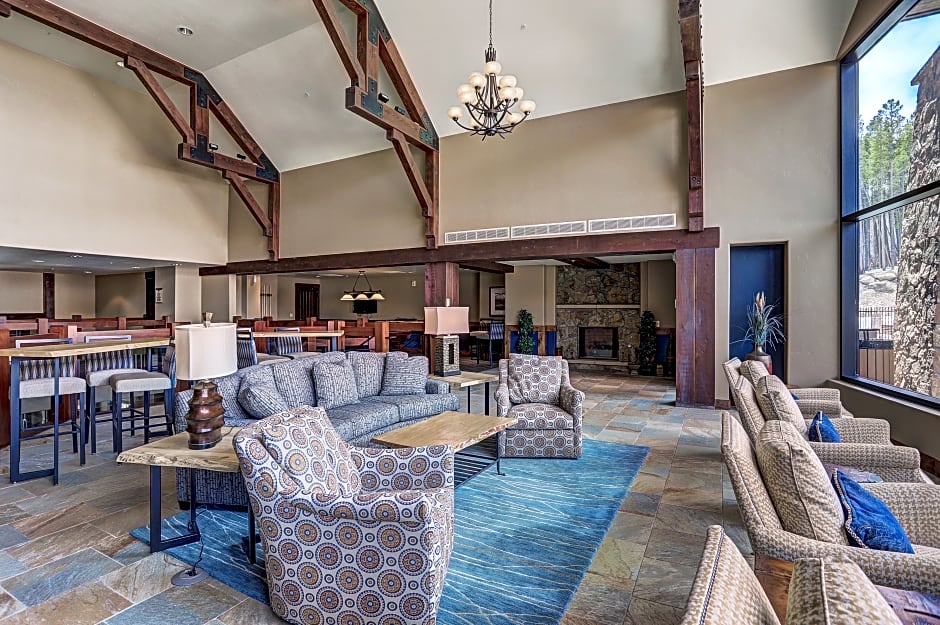 Crystal Peak Lodge