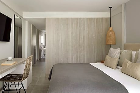 1-Bedroom Partial Sea View Suite