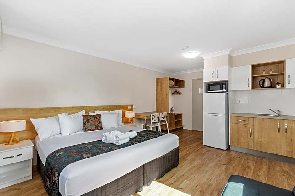 Castle Crest Motel