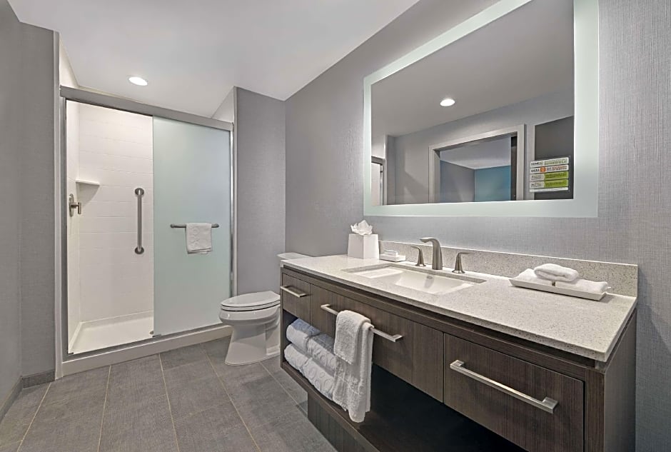 Photo 1 of 4 of 1 King Bed Suite, Hearing Accessible