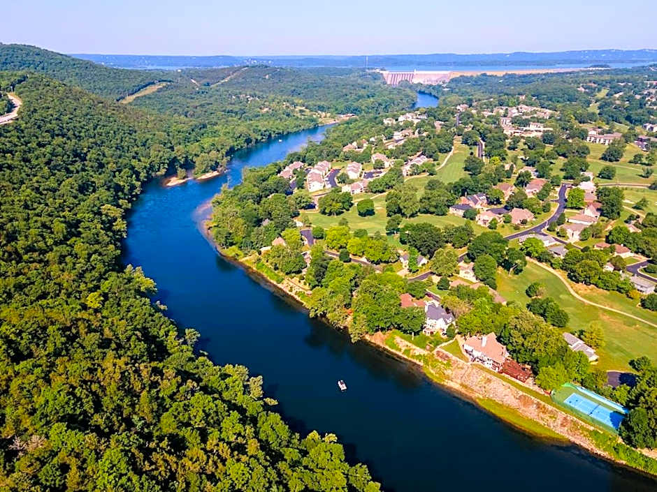 Ozark Mountain Retreat, Family Condo with Resort Amenities