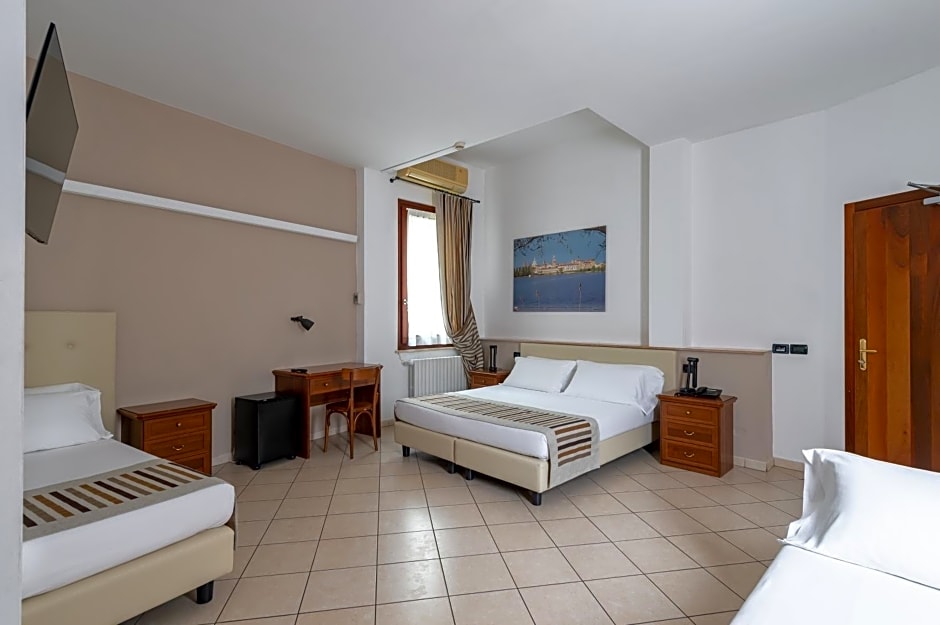 Hotel Mantegna Stazione