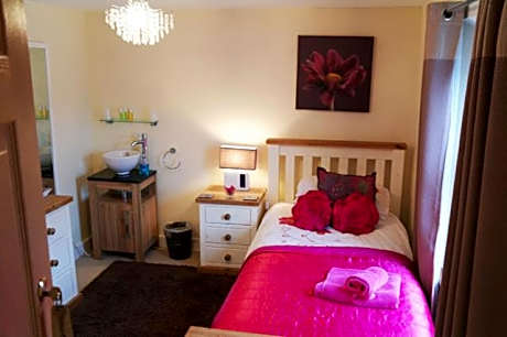 Single Room with Shared Bathroom