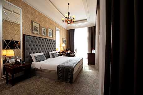 Deluxe Double or Twin Room with Balcony