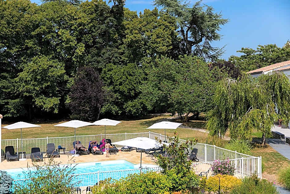 Logis LE RABELAIS Hôtel- Restaurant - SPA